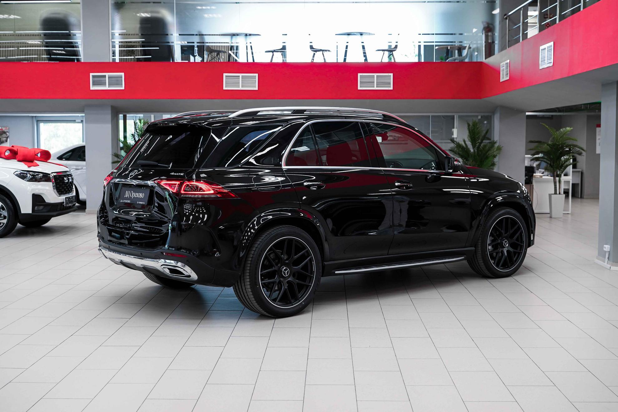 Mercedes-Benz GLE 2021, черный, ДЦ Орехово