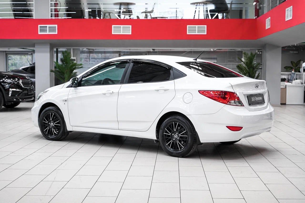 Hyundai Solaris 2012, белый, ДЦ Орехово