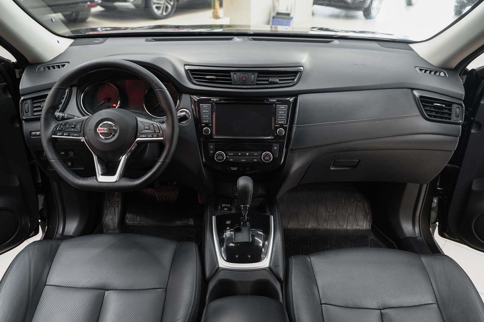 Nissan X-Trail 2018, зеленый, ДЦ Орехово