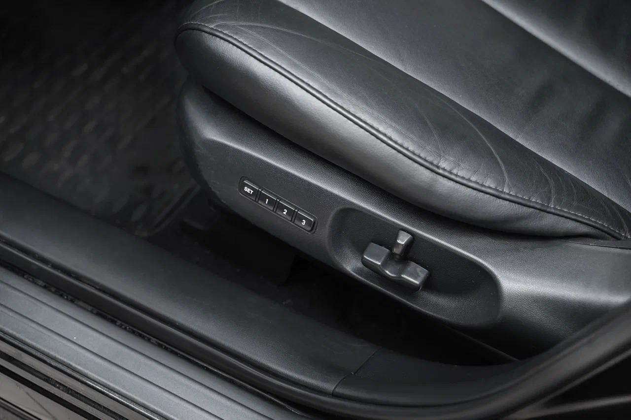 Mazda CX-7 2011, черный, ДЦ Орехово