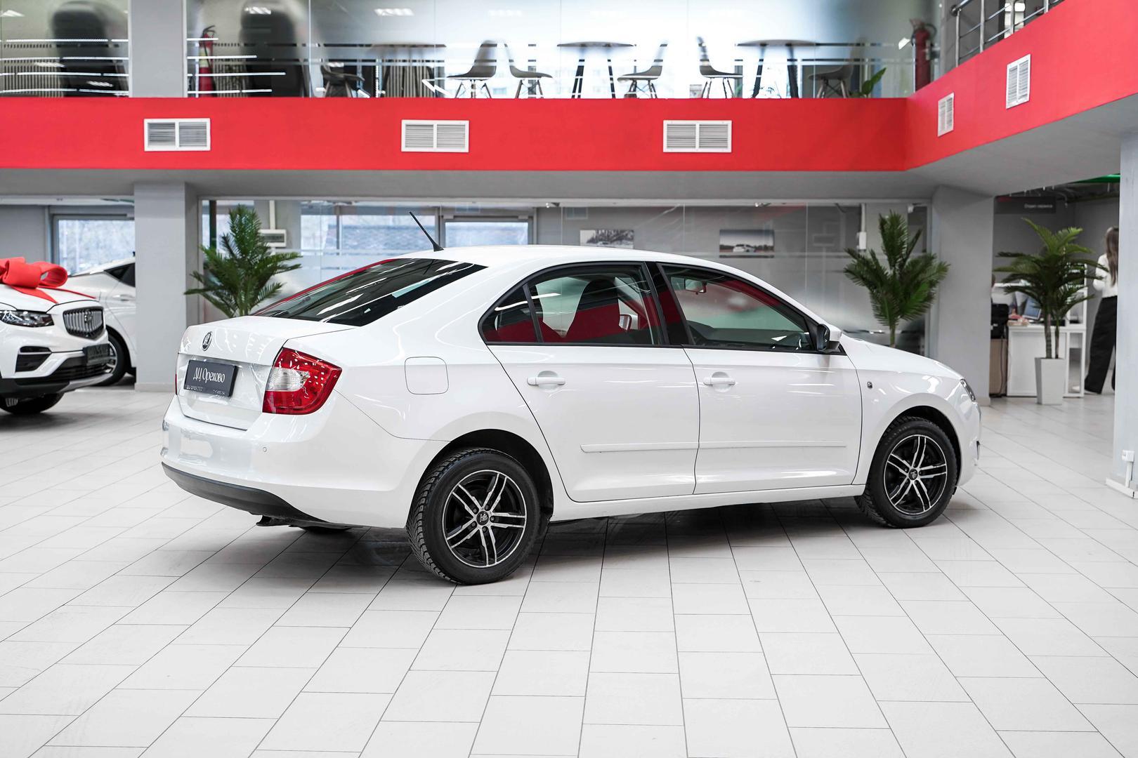 Skoda Rapid 2015, белый, ДЦ Орехово