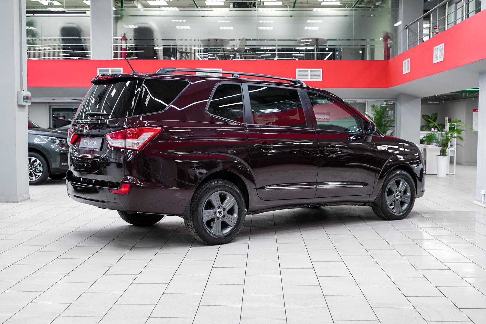SsangYong Stavic 2014, пурпурный, ДЦ Орехово