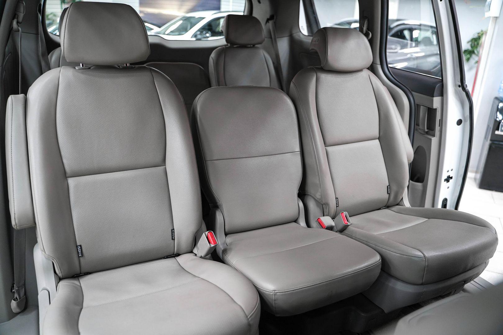 Kia Carnival 2016, белый, ДЦ Орехово