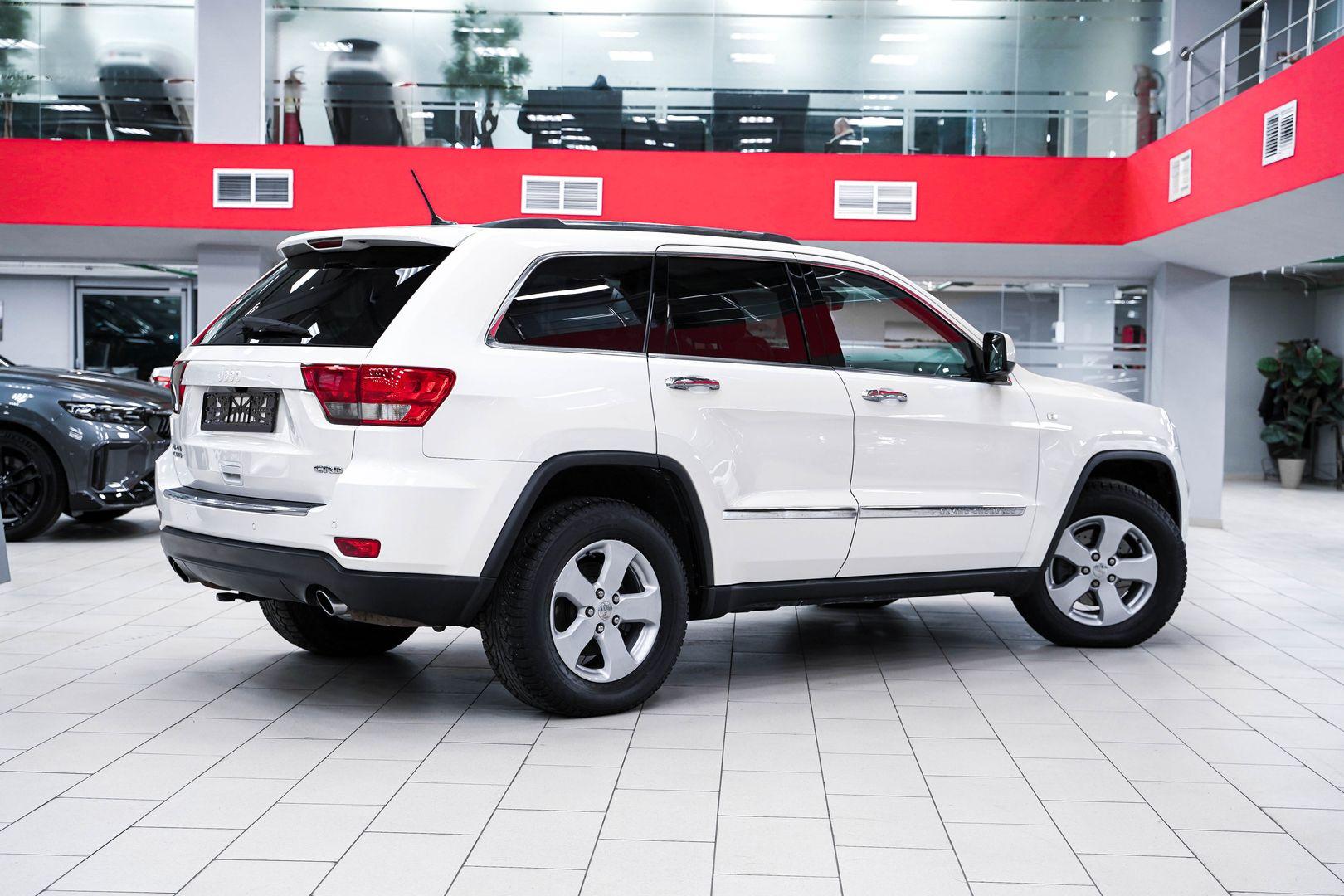 Jeep Grand Cherokee 2011, белый, ДЦ Орехово