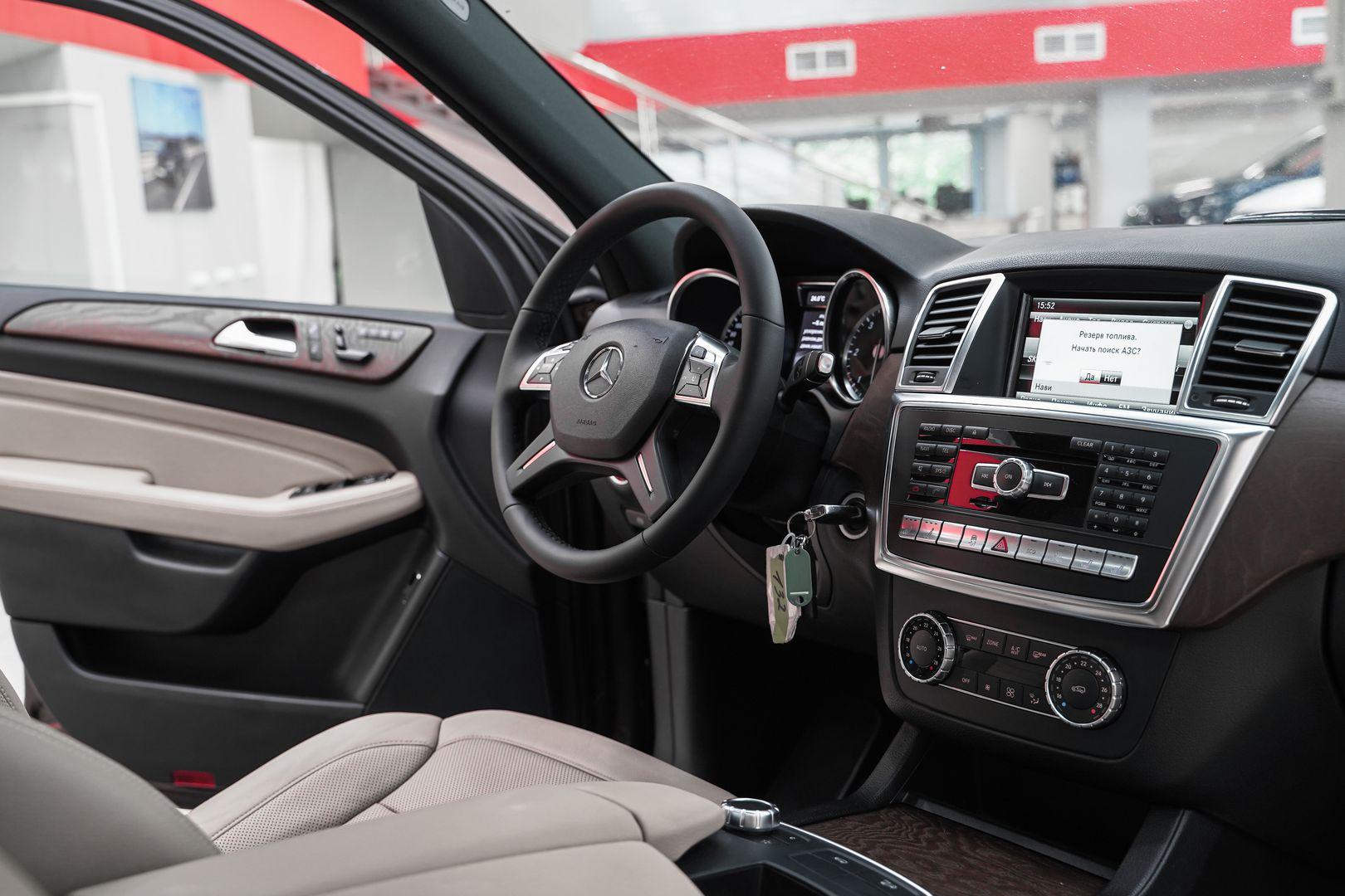 Mercedes-Benz M-Класс 2015, коричневый, ДЦ Орехово