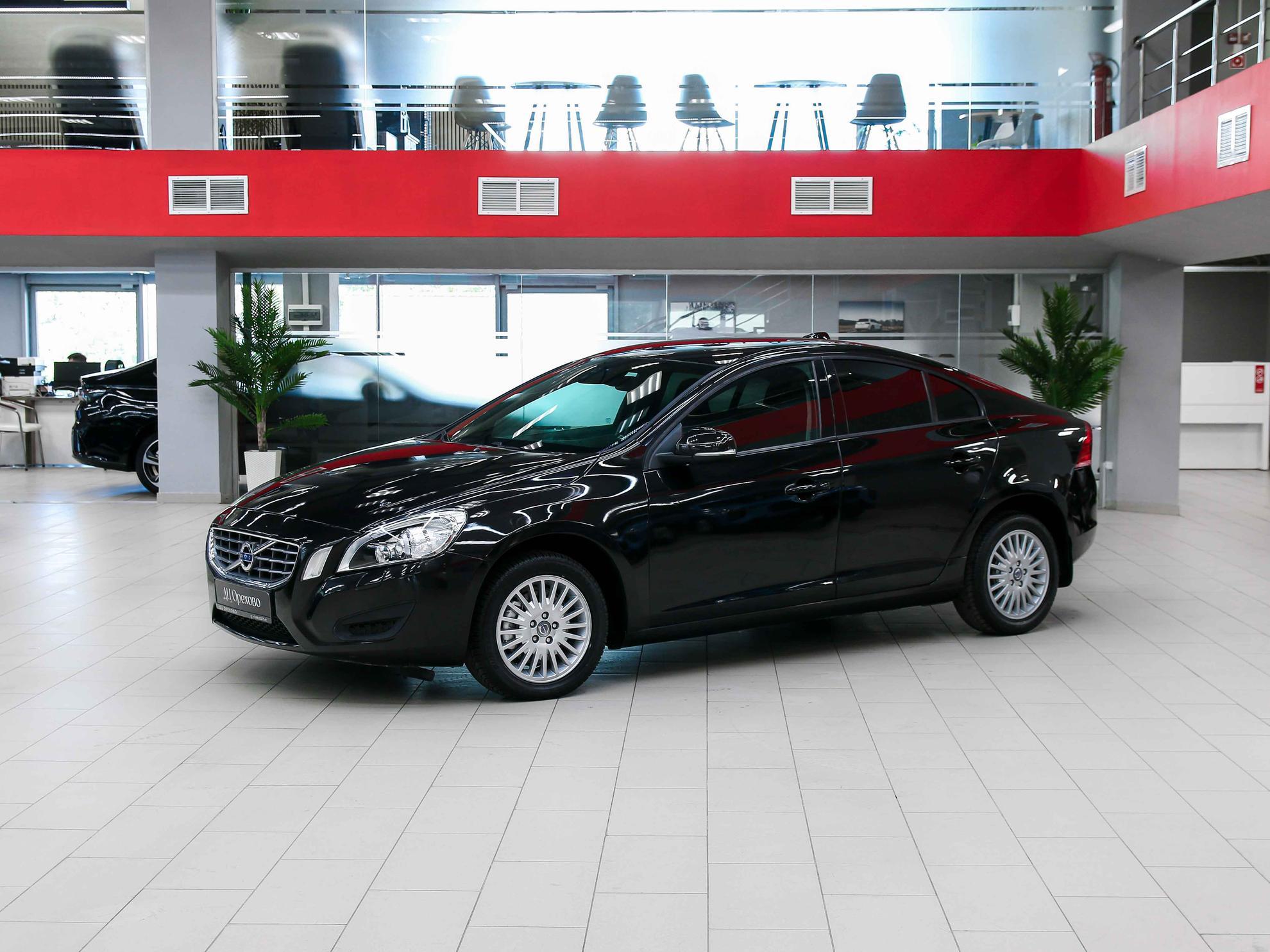 Volvo S60 2010, черный, ДЦ Орехово