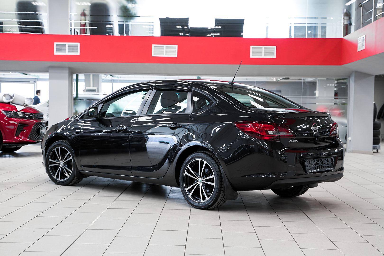Opel Astra 2013, черный, ДЦ Орехово