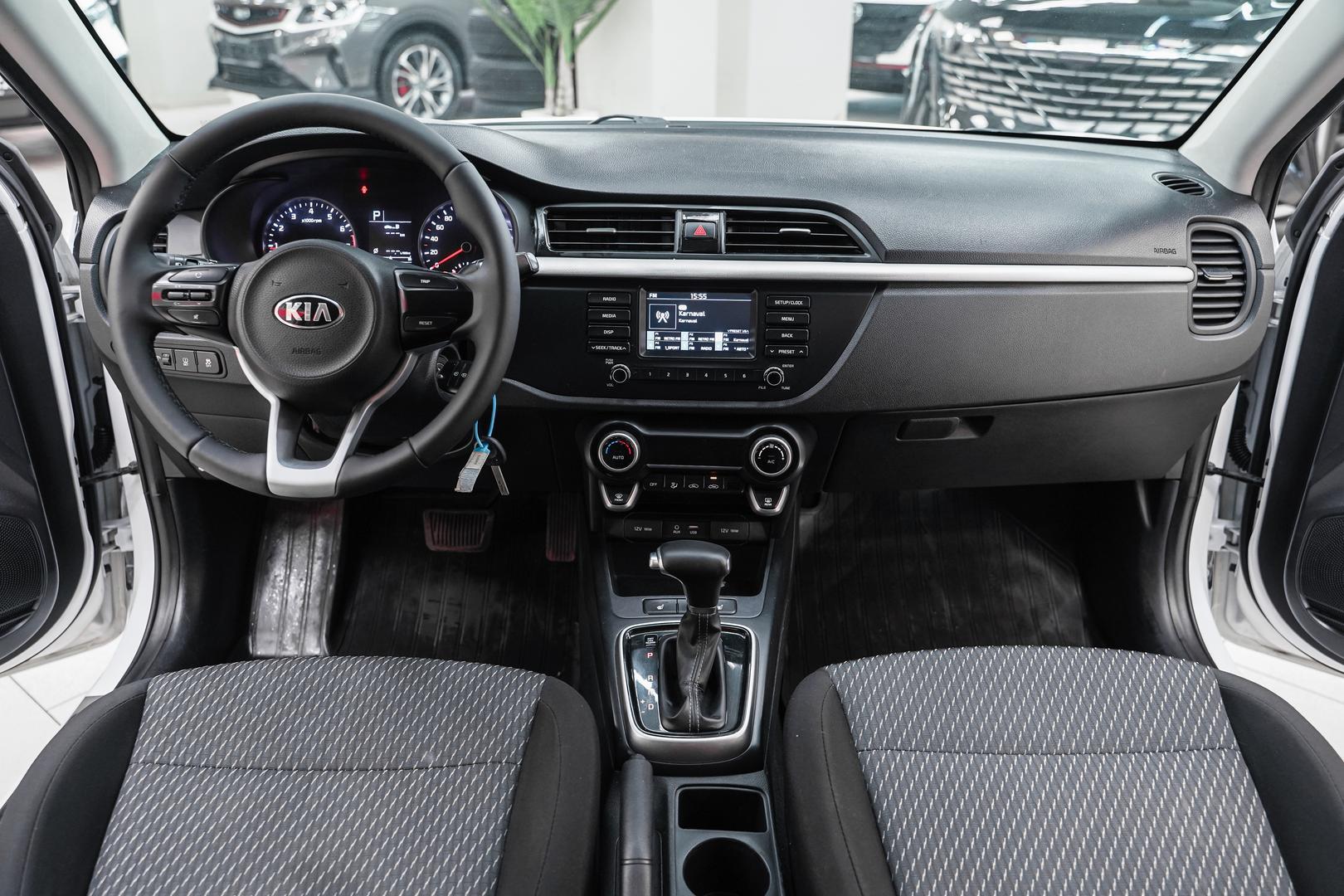 Kia Rio 2018, белый, ДЦ Орехово