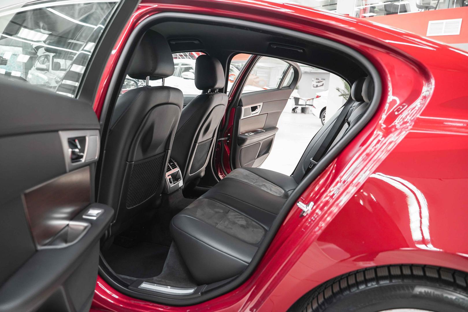 Jaguar XF 2014, красный, ДЦ Орехово