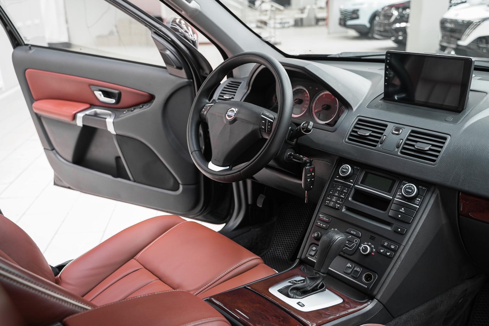 Volvo XC90 2013, черный, ДЦ Орехово