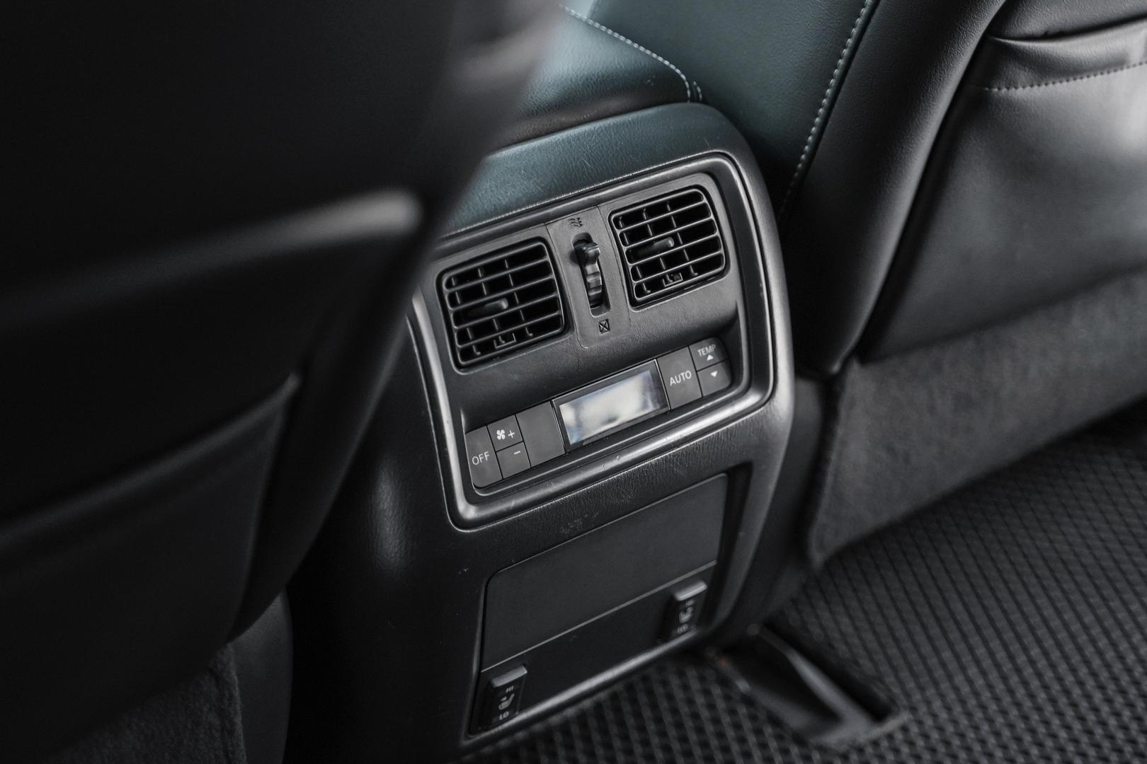 Nissan Pathfinder 2014, синий, ДЦ Орехово