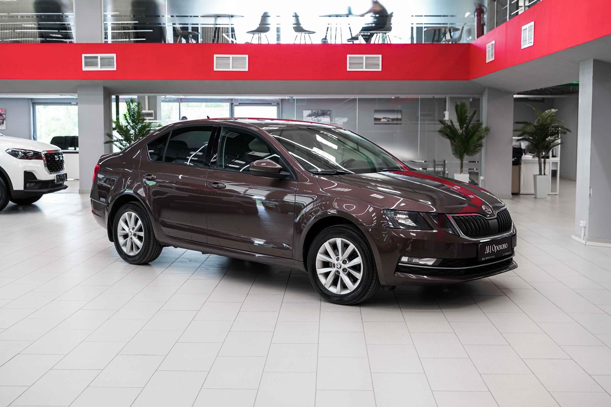 Skoda Octavia 2017, коричневый, ДЦ Орехово