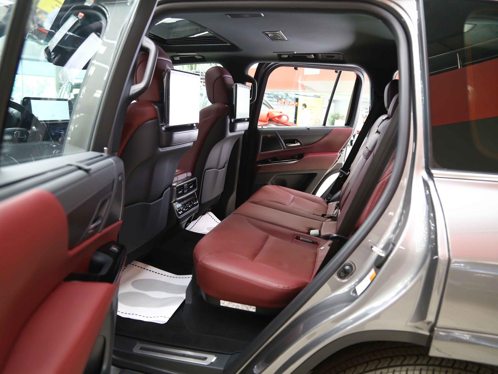 Lexus LX 2026, серый, ДЦ Орехово