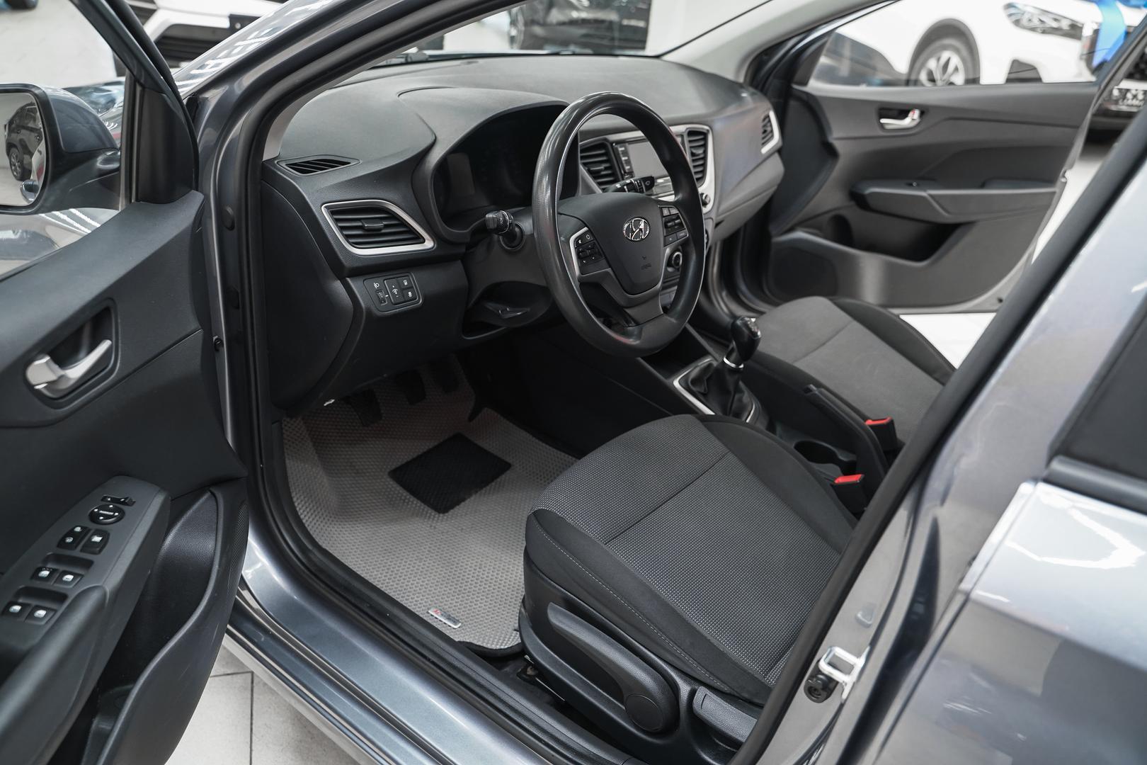 Hyundai Solaris 2018, серый, ДЦ Орехово