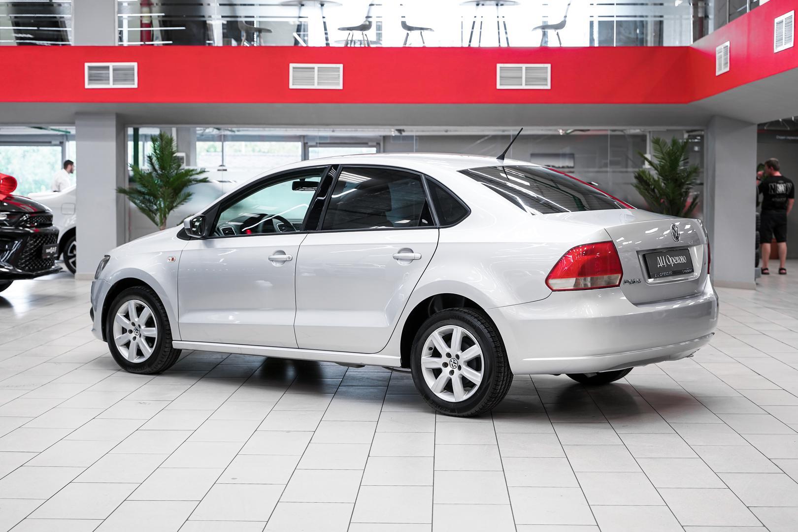 Volkswagen Polo 2013, серебряный, ДЦ Орехово