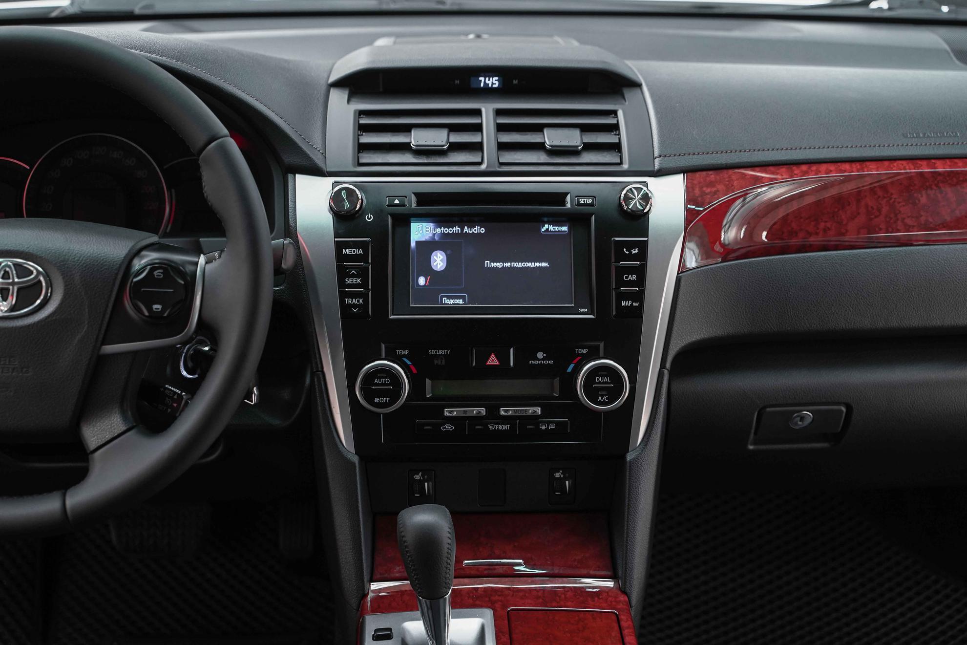 Toyota Camry 2014, белый, ДЦ Орехово