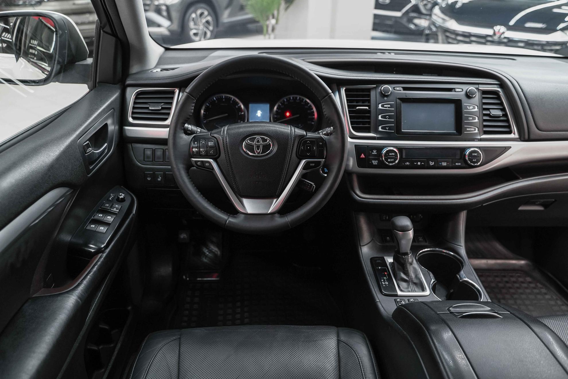 Toyota Highlander 2014, белый, ДЦ Орехово