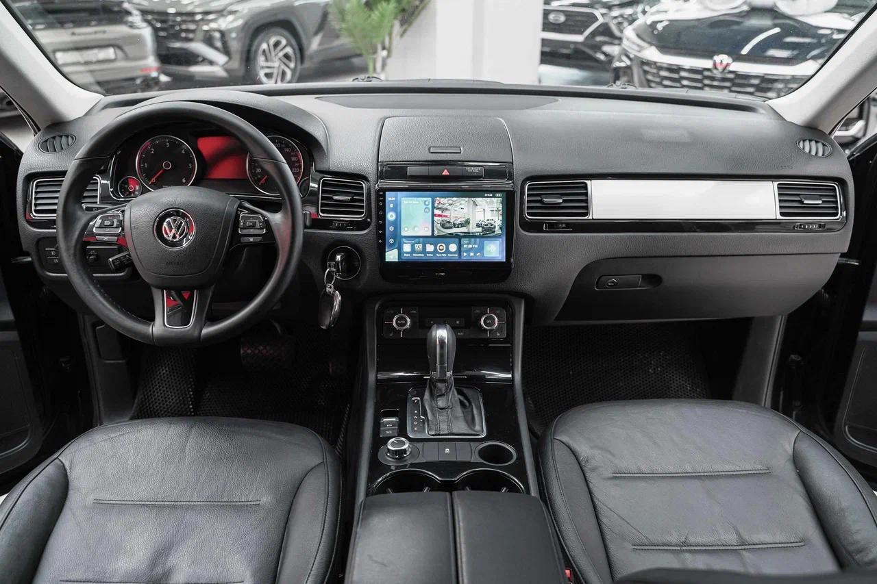 Volkswagen Touareg 2012, черный, ДЦ Орехово