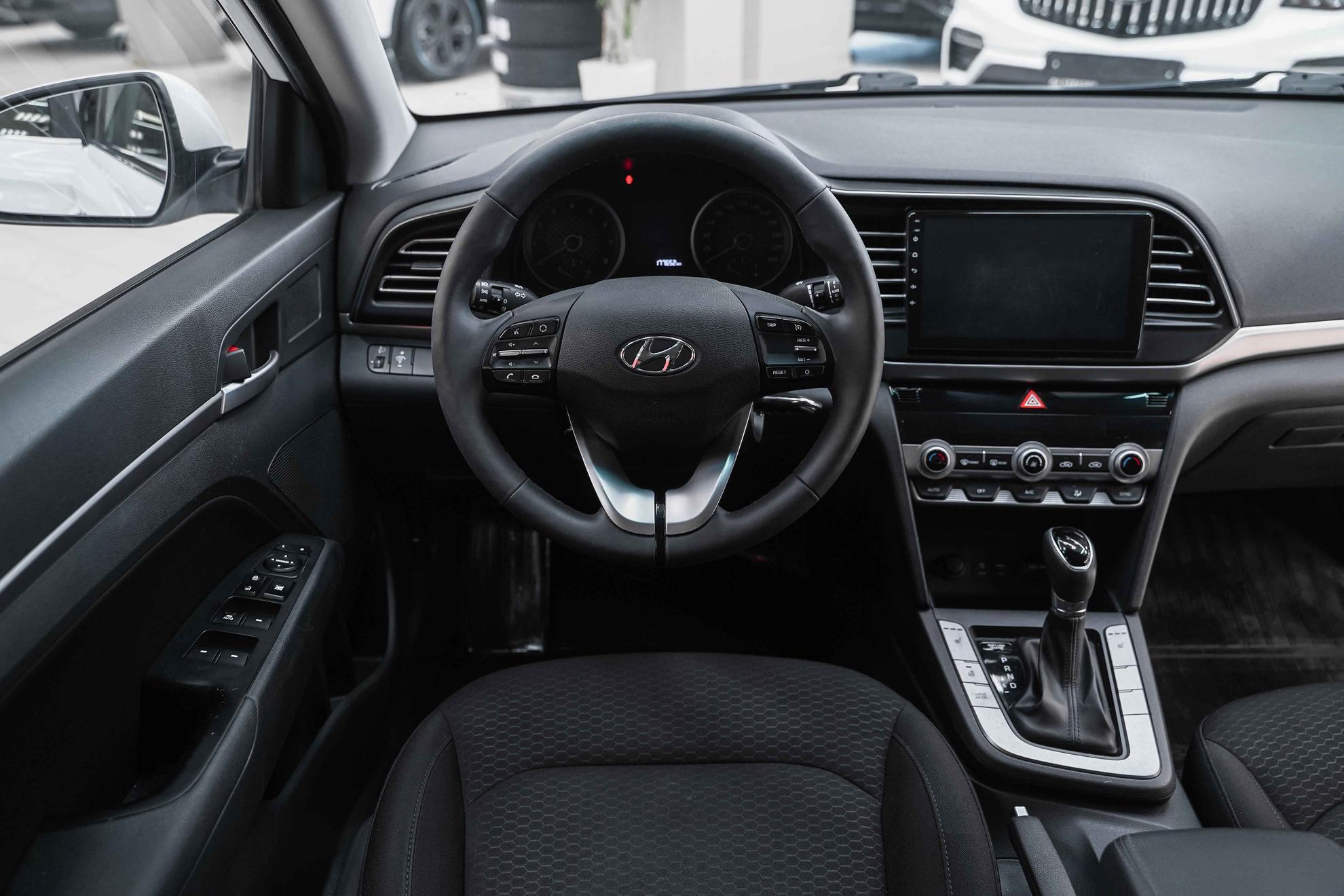 Hyundai Elantra 2019, белый, ДЦ Орехово