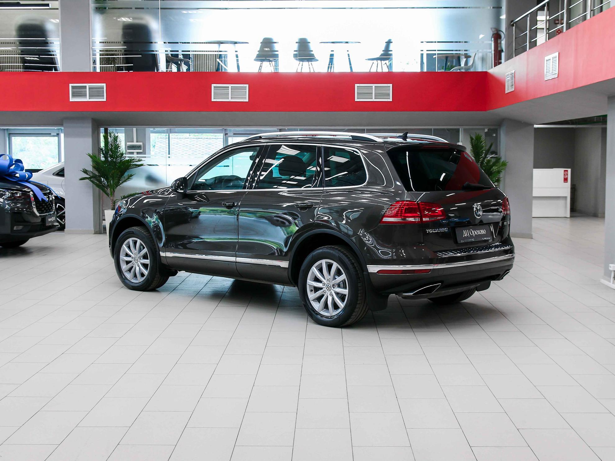Volkswagen Touareg 2017, коричневый, ДЦ Орехово