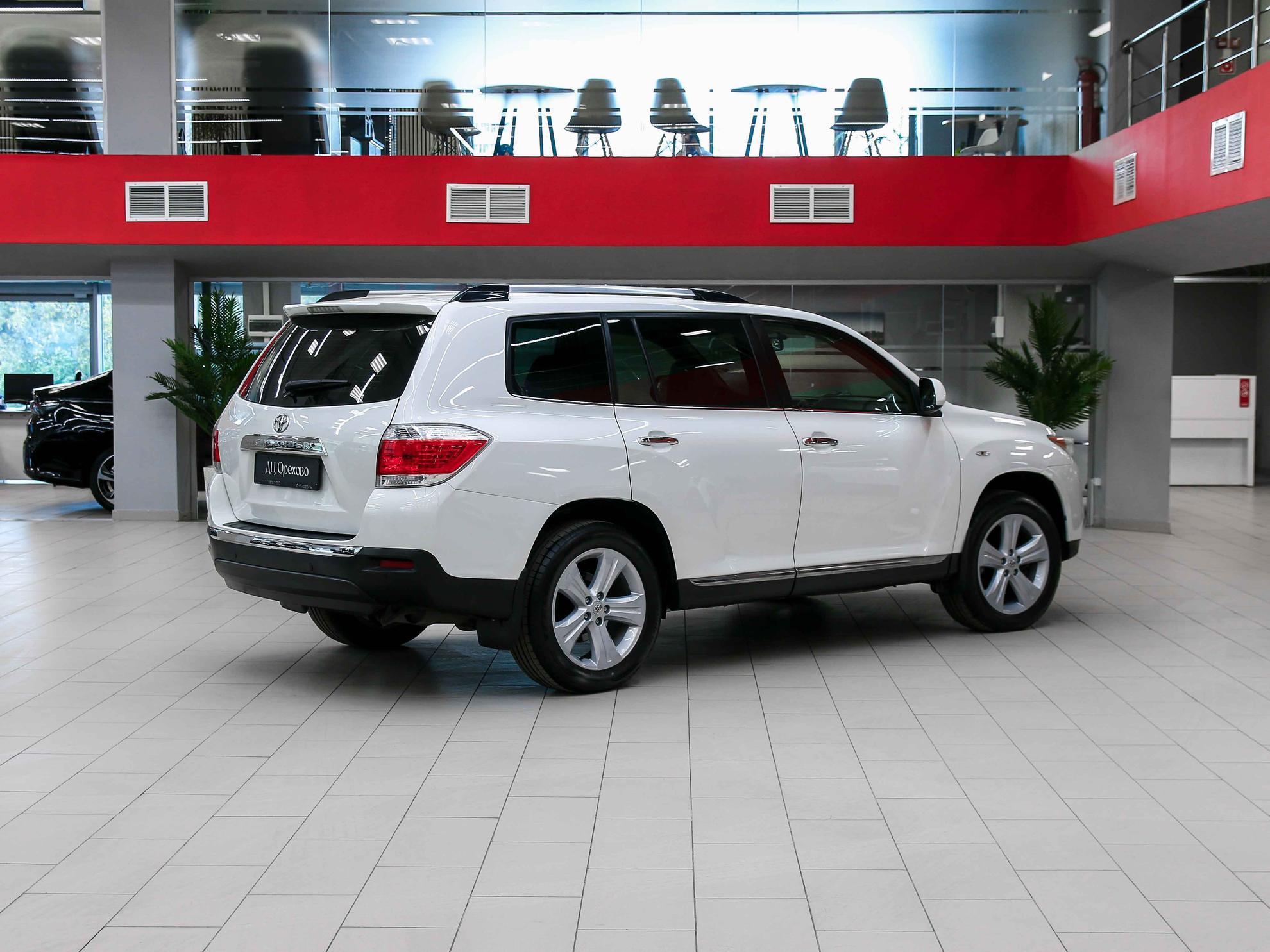 Toyota Highlander 2012, белый, ДЦ Орехово