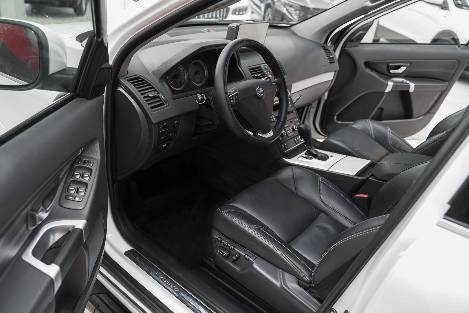 Volvo XC90 2012, белый, ДЦ Орехово
