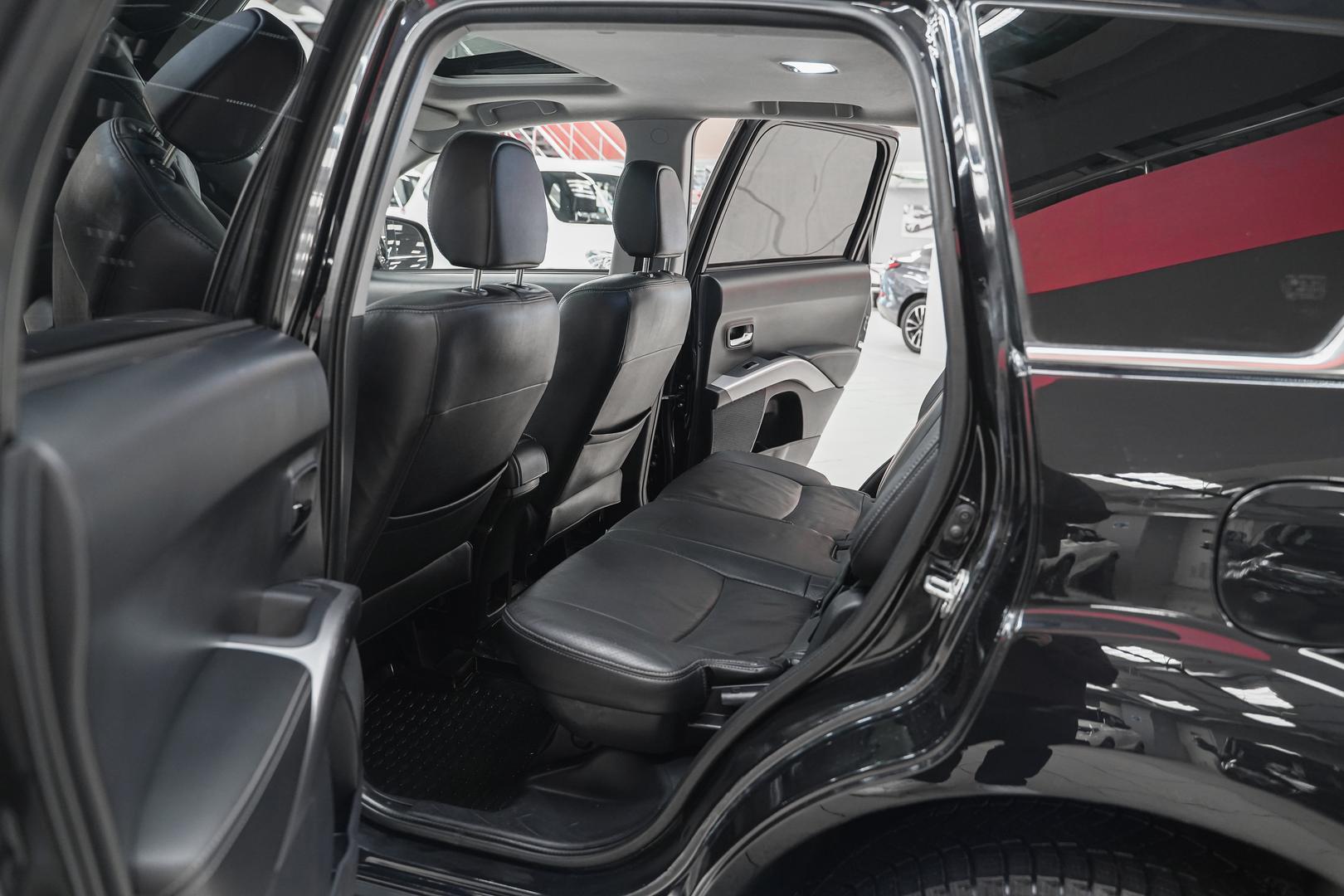 Mitsubishi Outlander 2008, черный, ДЦ Орехово