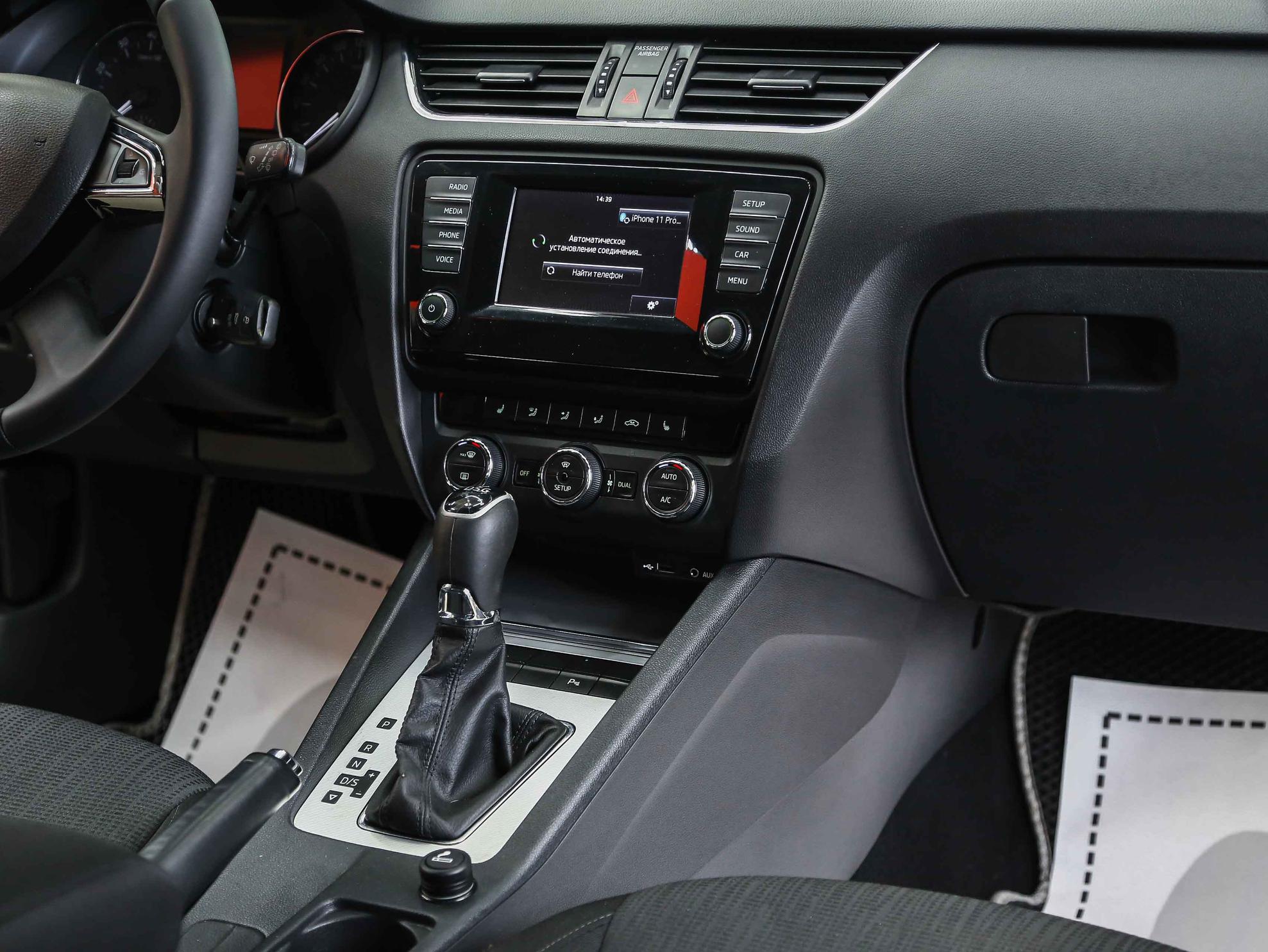Skoda Octavia 2014, белый, ДЦ Орехово