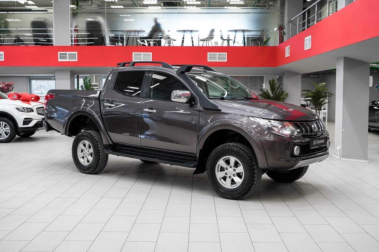 Mitsubishi L200 2017, коричневый, ДЦ Орехово
