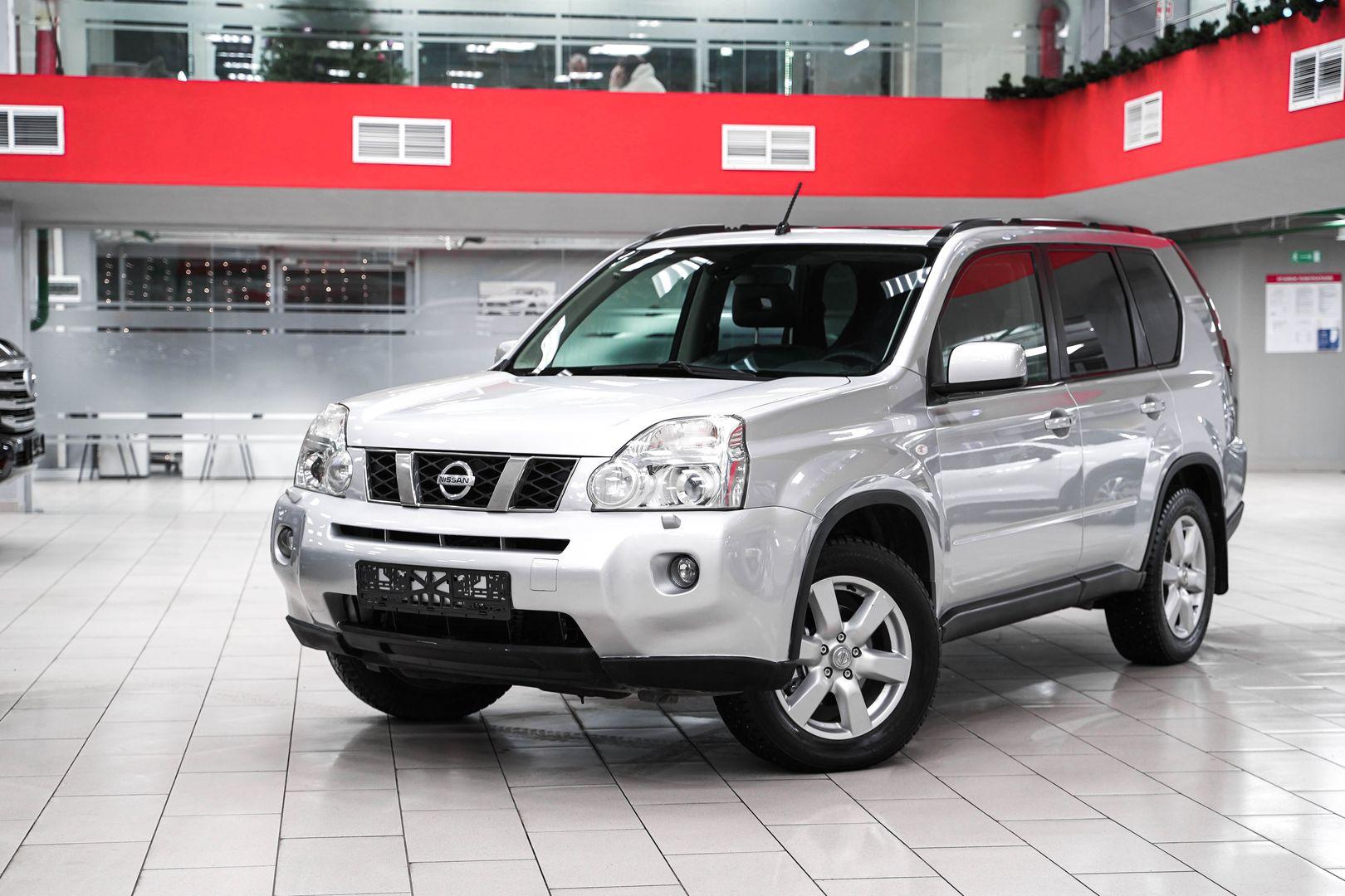 Nissan X-Trail 2010, серебряный, ДЦ Орехово
