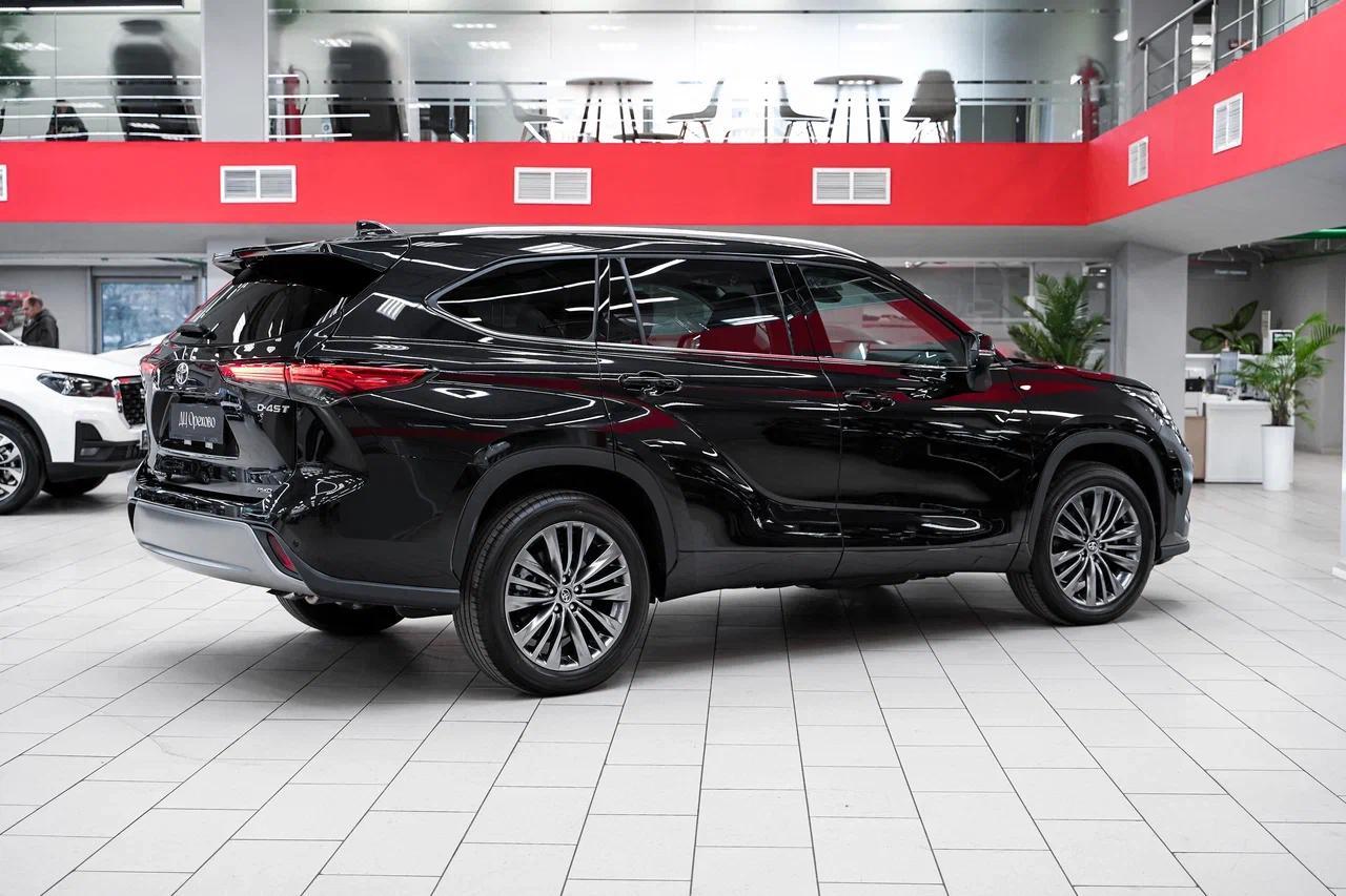 Toyota Highlander 2025, черный, ДЦ Орехово