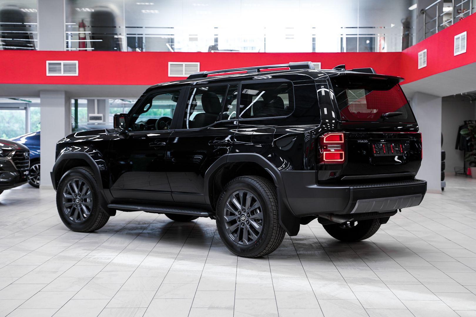 Toyota Land Cruiser Prado 2025, черный, ДЦ Орехово
