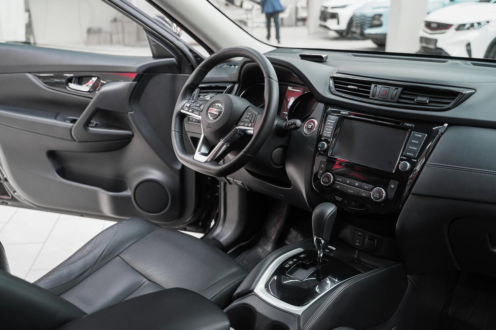 Nissan X-Trail 2018, зеленый, ДЦ Орехово
