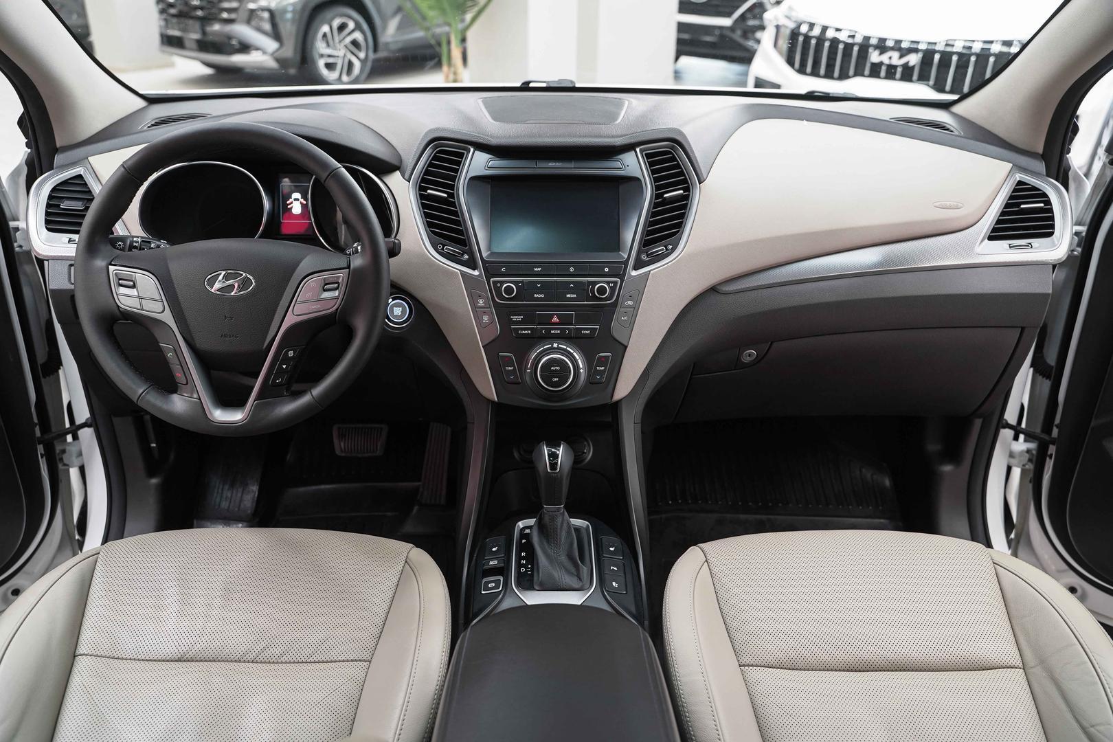 Hyundai Santa Fe 2017, белый, ДЦ Орехово