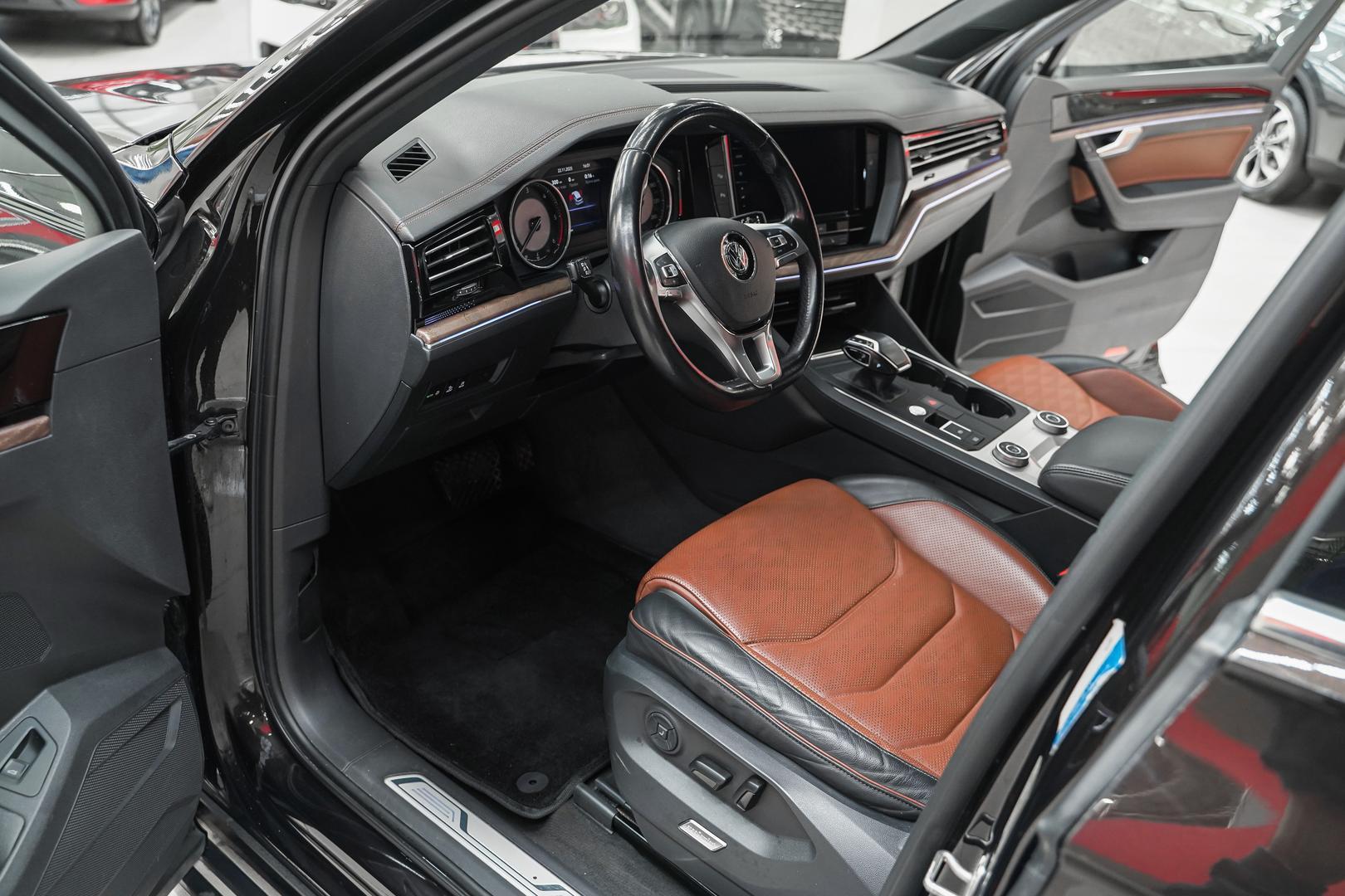 Volkswagen Touareg 2018, коричневый, ДЦ Орехово