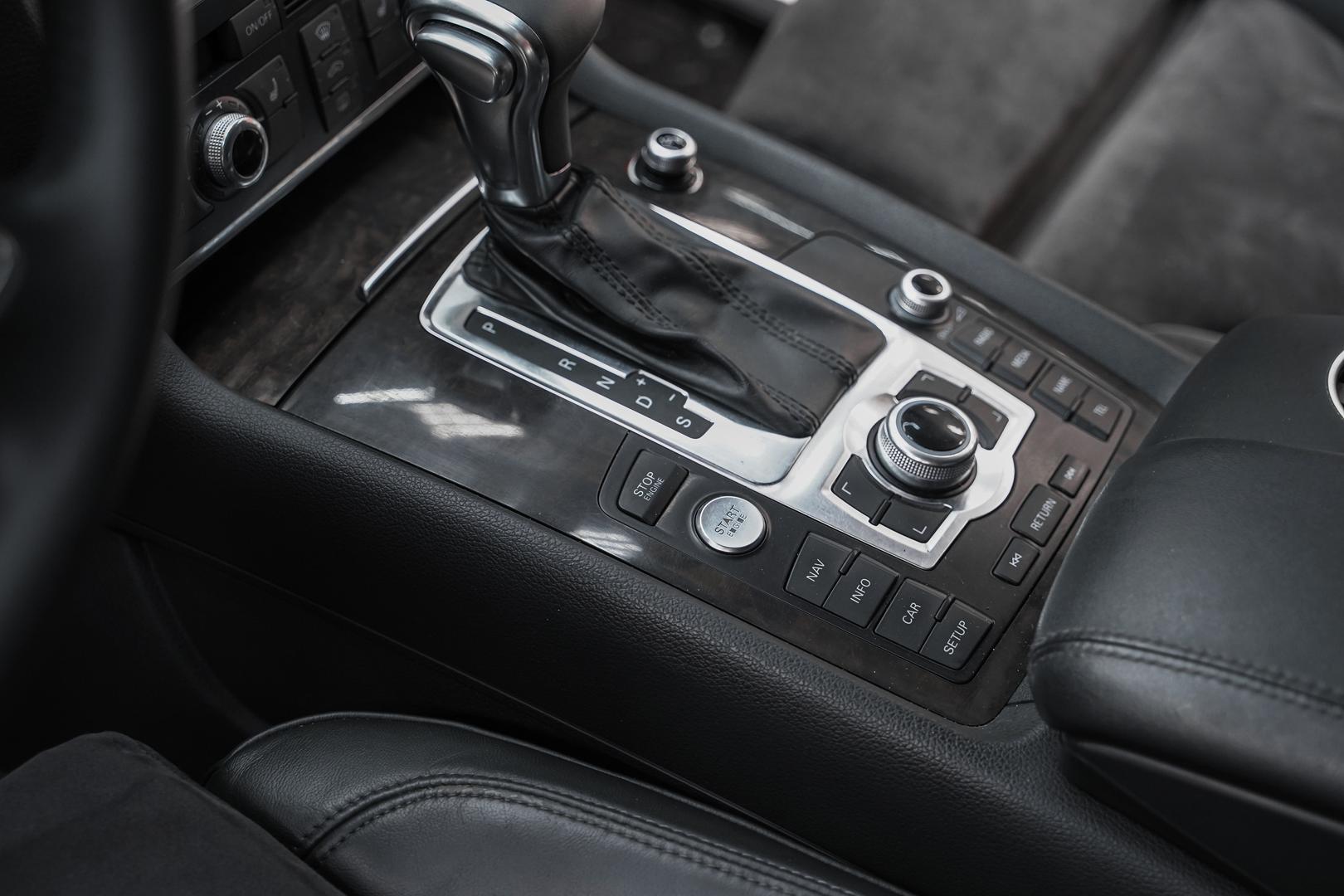 Audi Q7 2012, белый, ДЦ Орехово