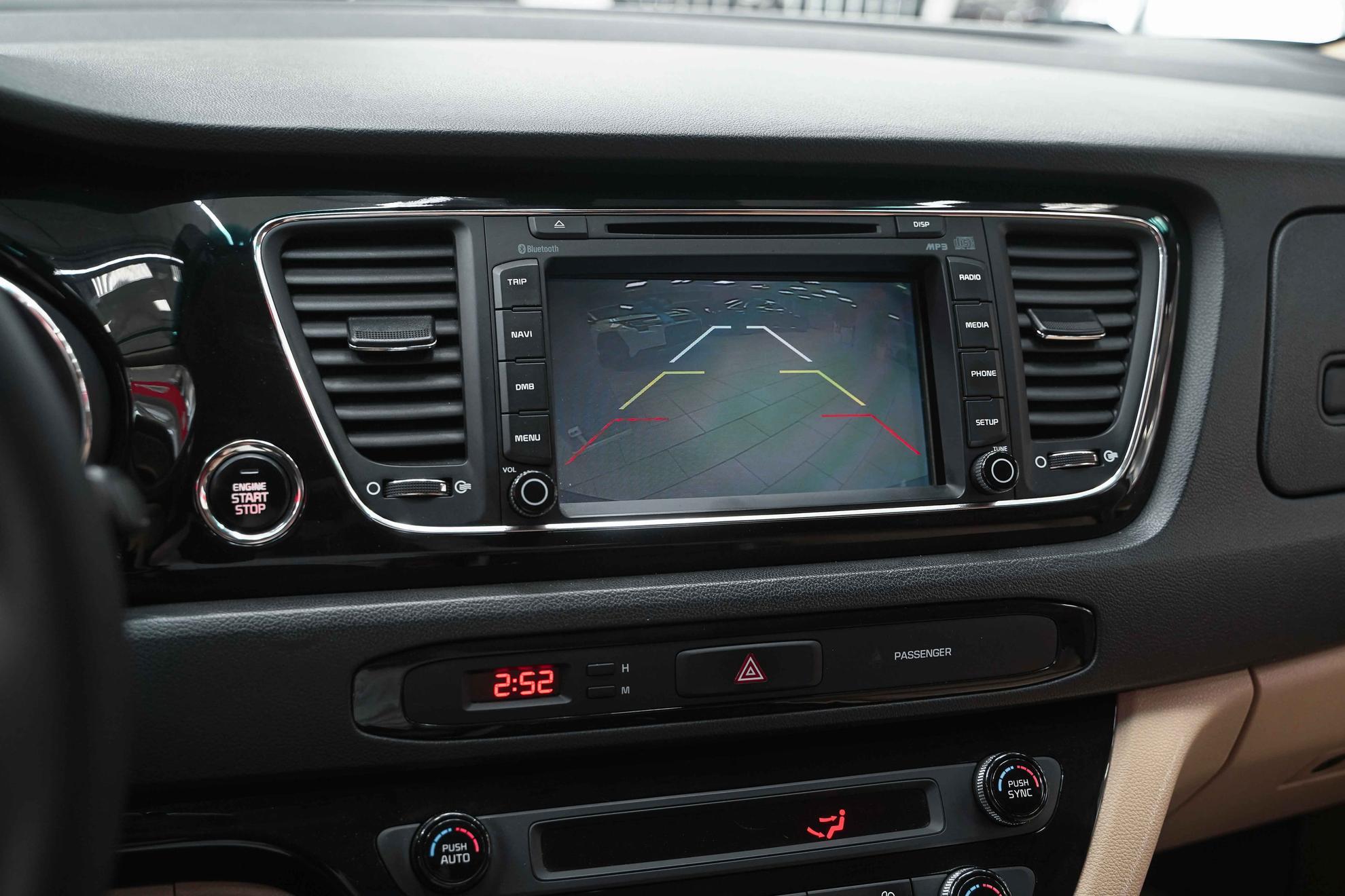 Kia Carnival 2018, белый, ДЦ Орехово