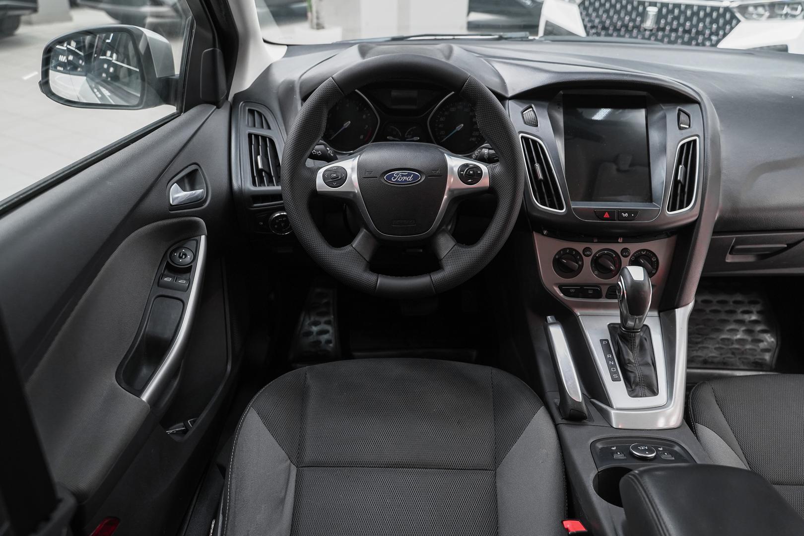 Ford Focus 2013, серебряный, ДЦ Орехово