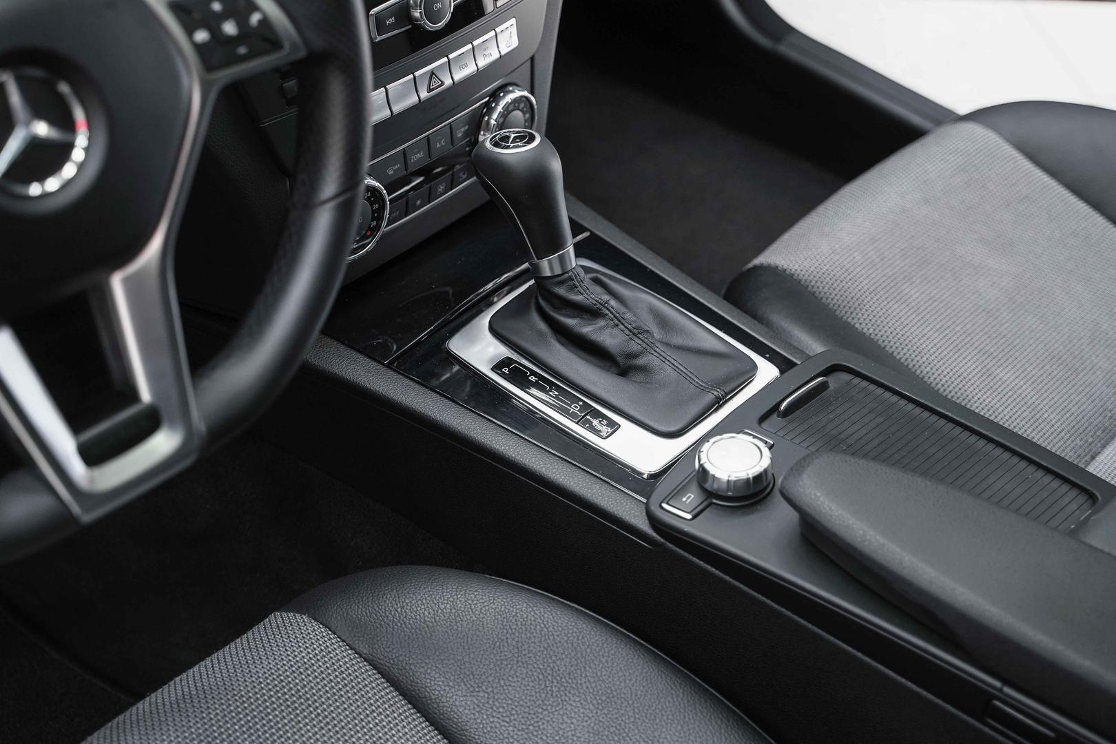 Mercedes-Benz C-Класс 2012, белый, ДЦ Орехово