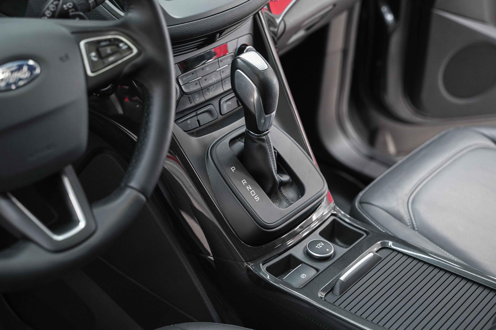 Ford Kuga 2017, серый, ДЦ Орехово