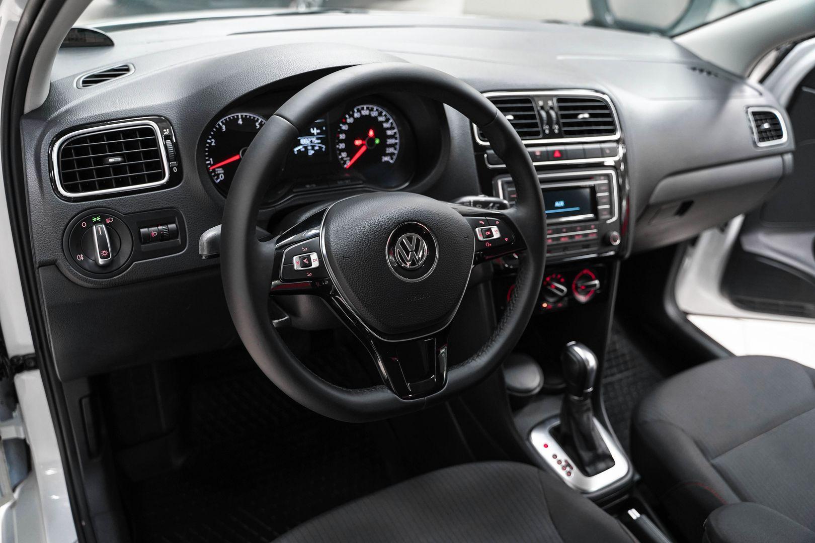 Volkswagen Polo 2017, белый, ДЦ Орехово