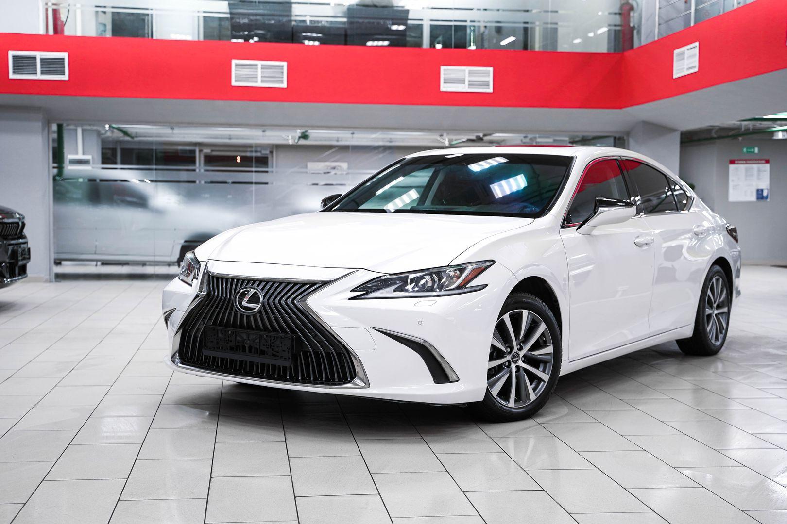 Lexus ES 2019, белый, ДЦ Орехово