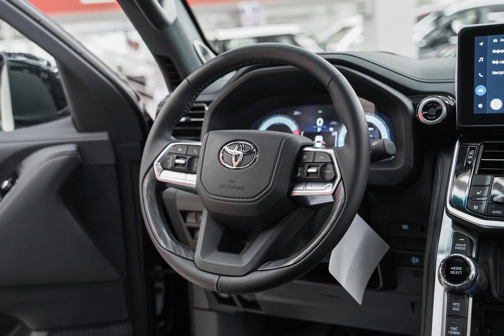 Toyota Land Cruiser 2025, черный, ДЦ Орехово