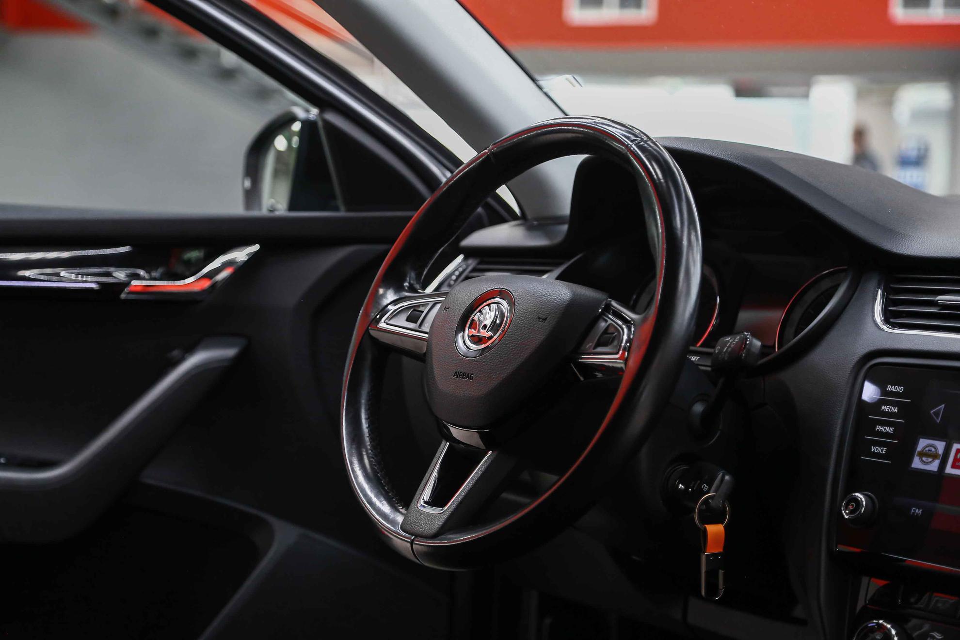 Skoda Octavia 2018, серый, ДЦ Орехово