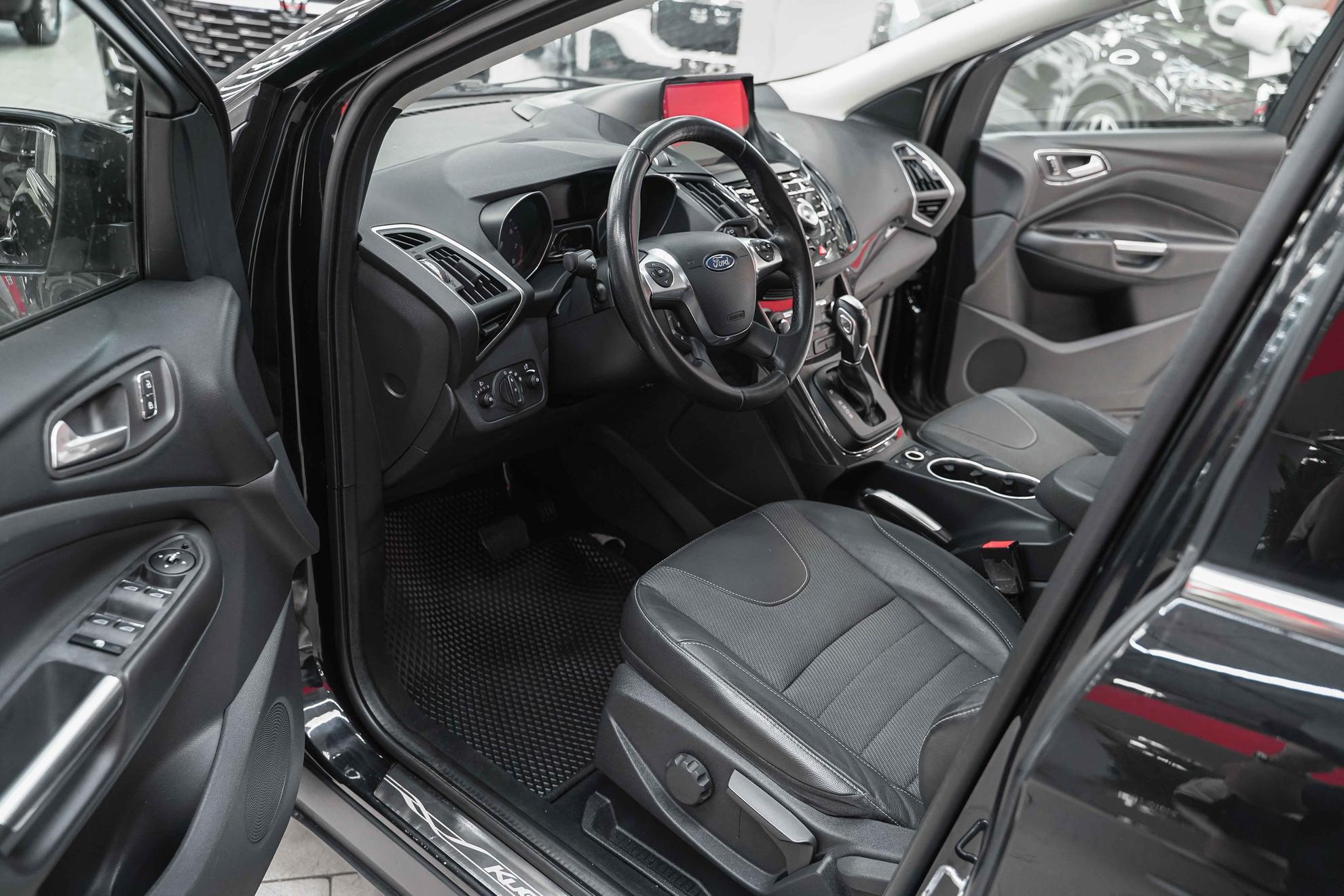 Ford Kuga 2014, черный, ДЦ Орехово