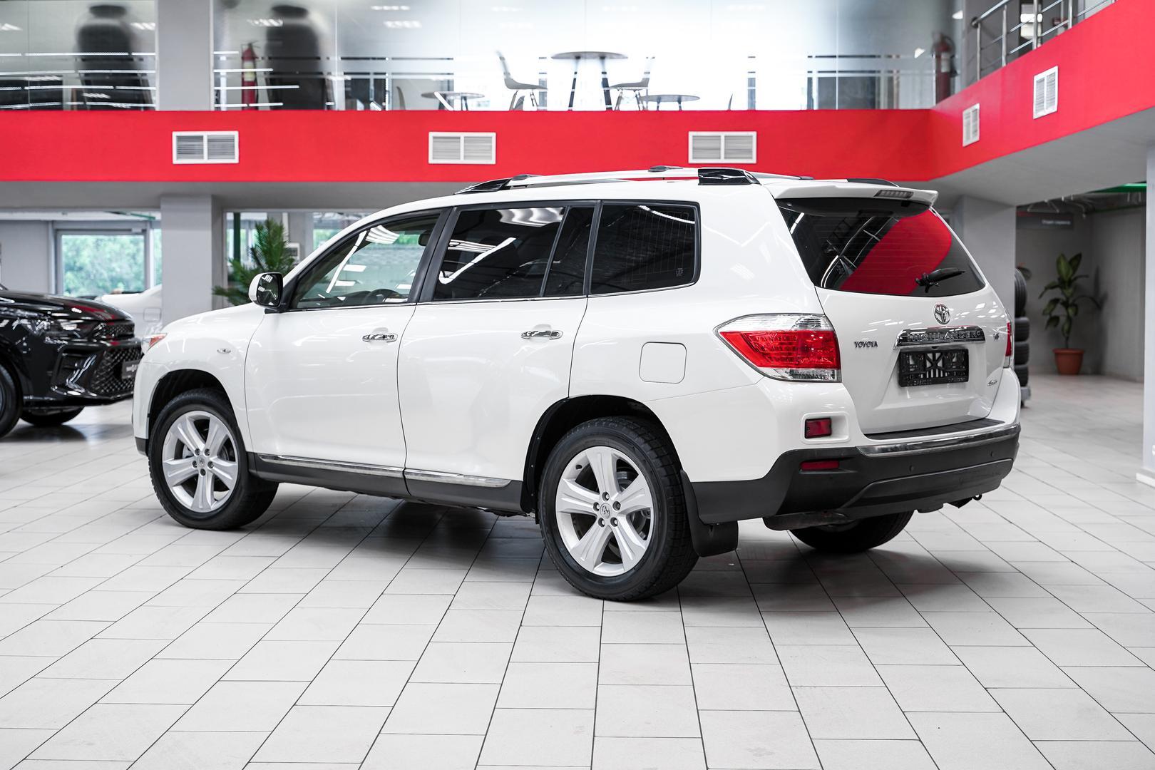 Toyota Highlander 2013, белый, ДЦ Орехово