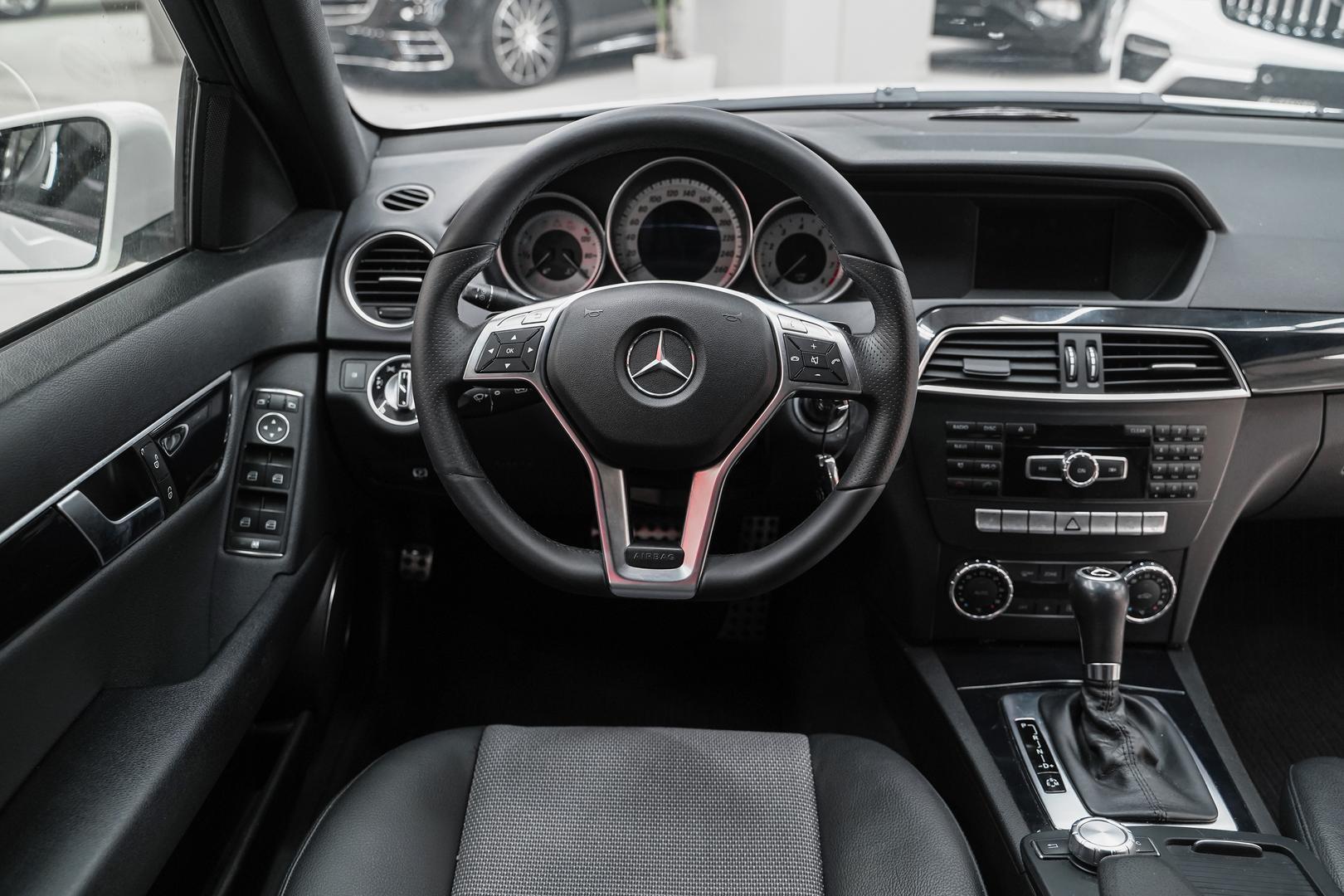 Mercedes-Benz C-Класс 2012, белый, ДЦ Орехово