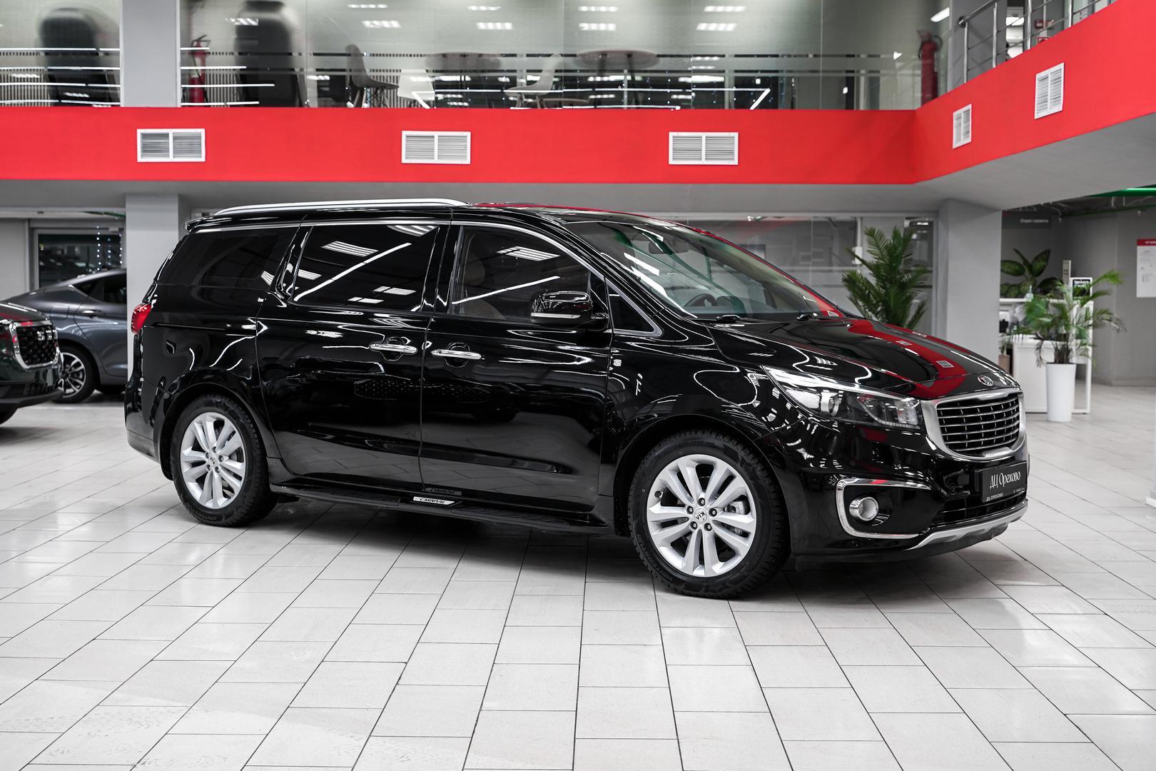 Kia Carnival 2015, черный, ДЦ Орехово