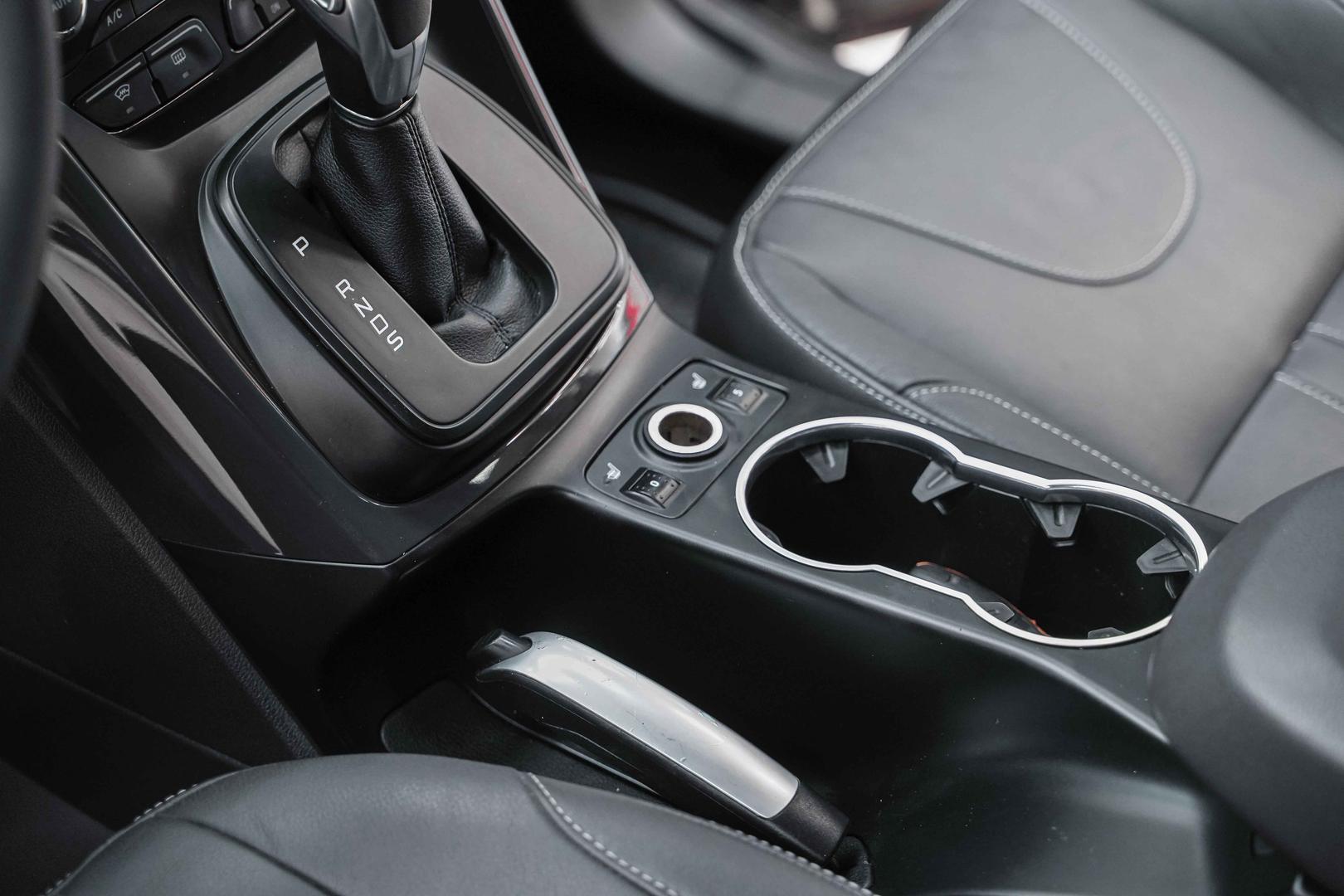 Ford Kuga 2013, черный, ДЦ Орехово
