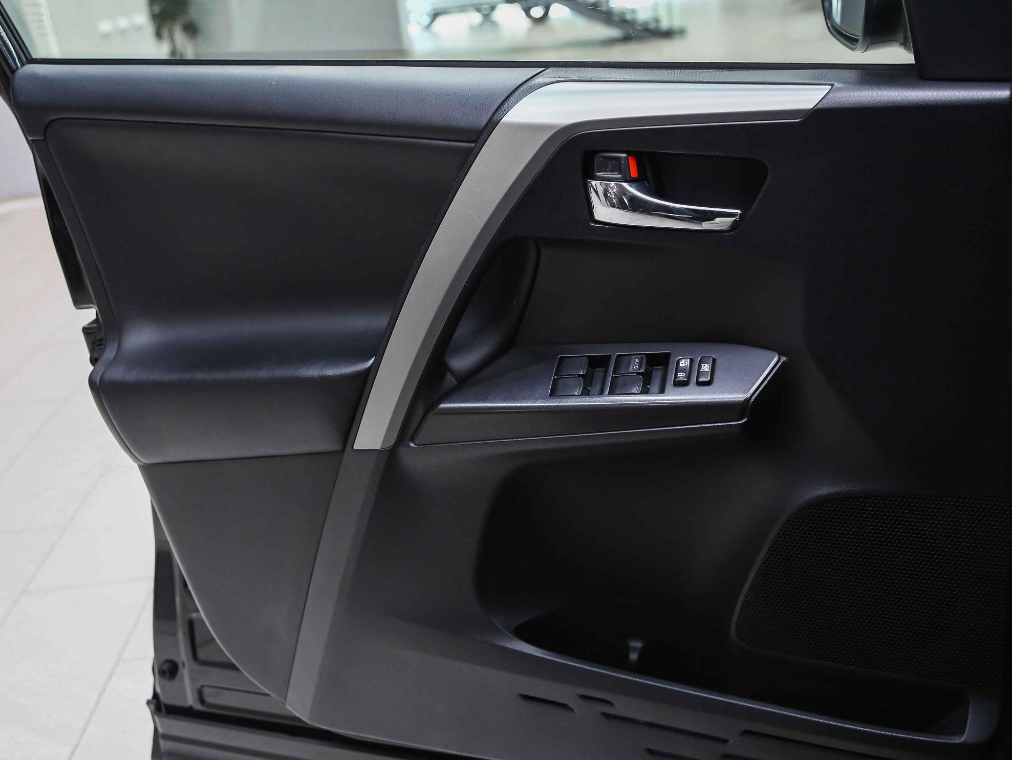 Toyota RAV4 2016, черный, ДЦ Орехово